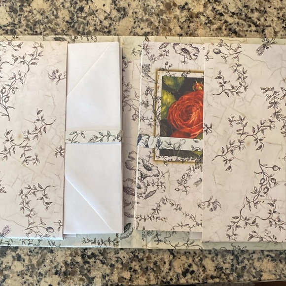 (10 count) Kathryn White Floral Greeting Note Cards - Picture 3 of 3